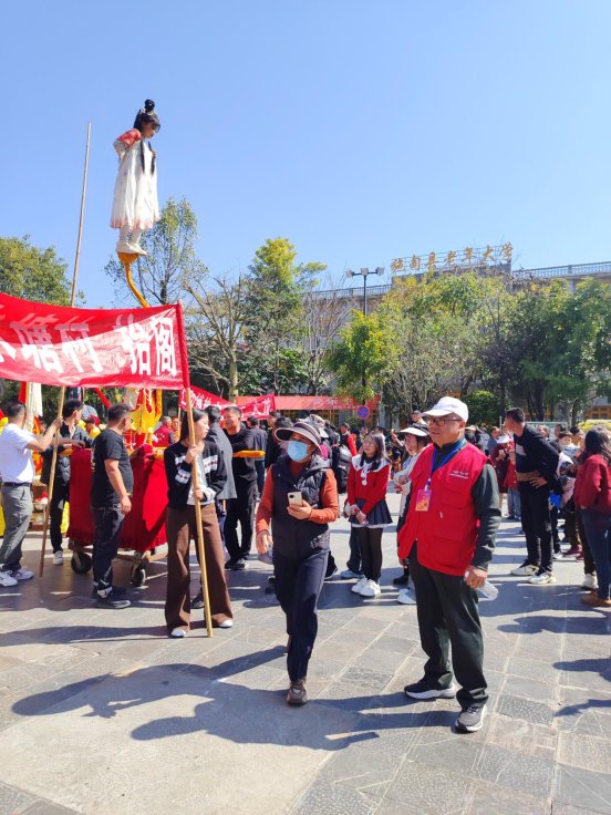 志愿者服务表演