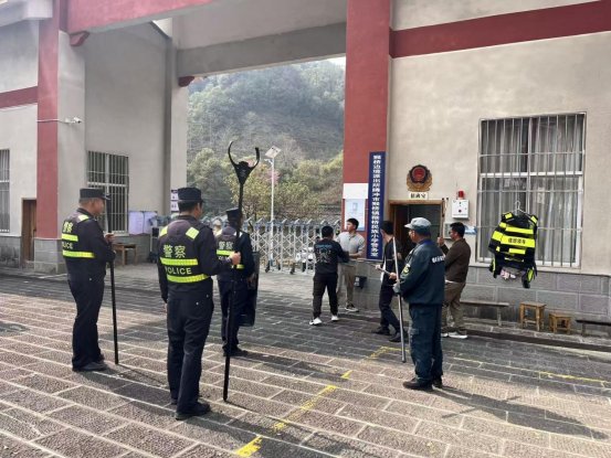 e870310c31820925a0e344dc1cc665d9