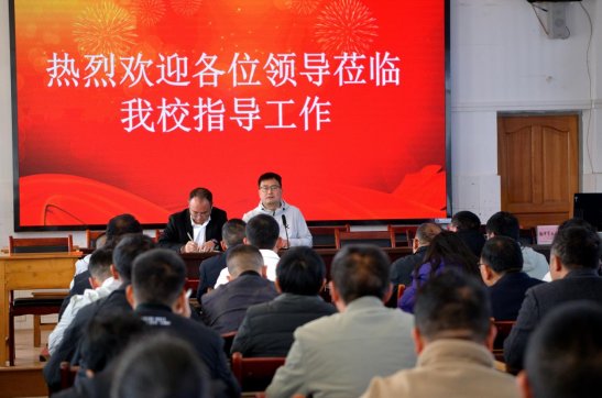 0856bca487ee2cce36f93a5cd1404bb5