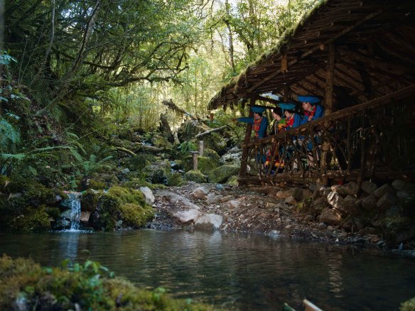 措伽岚徒步路线—清澈溪流