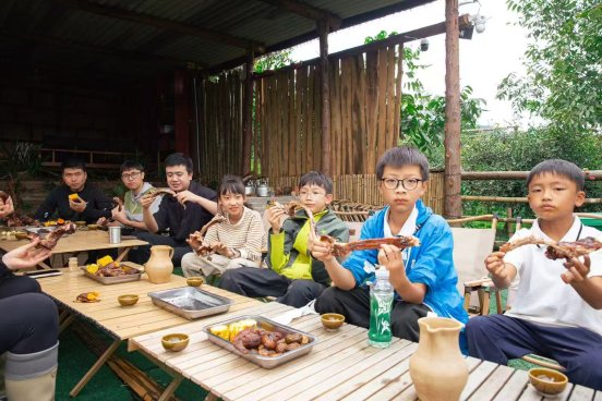 旅居客人体验荒野厨房(1)