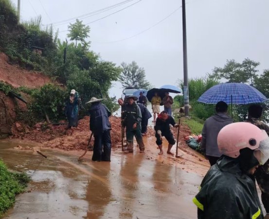 抢修道路